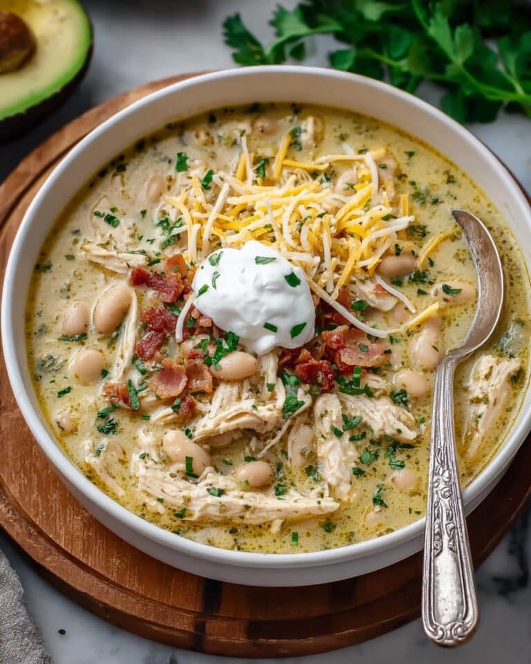 Creamy Crockpot White Chicken Chili Recipe