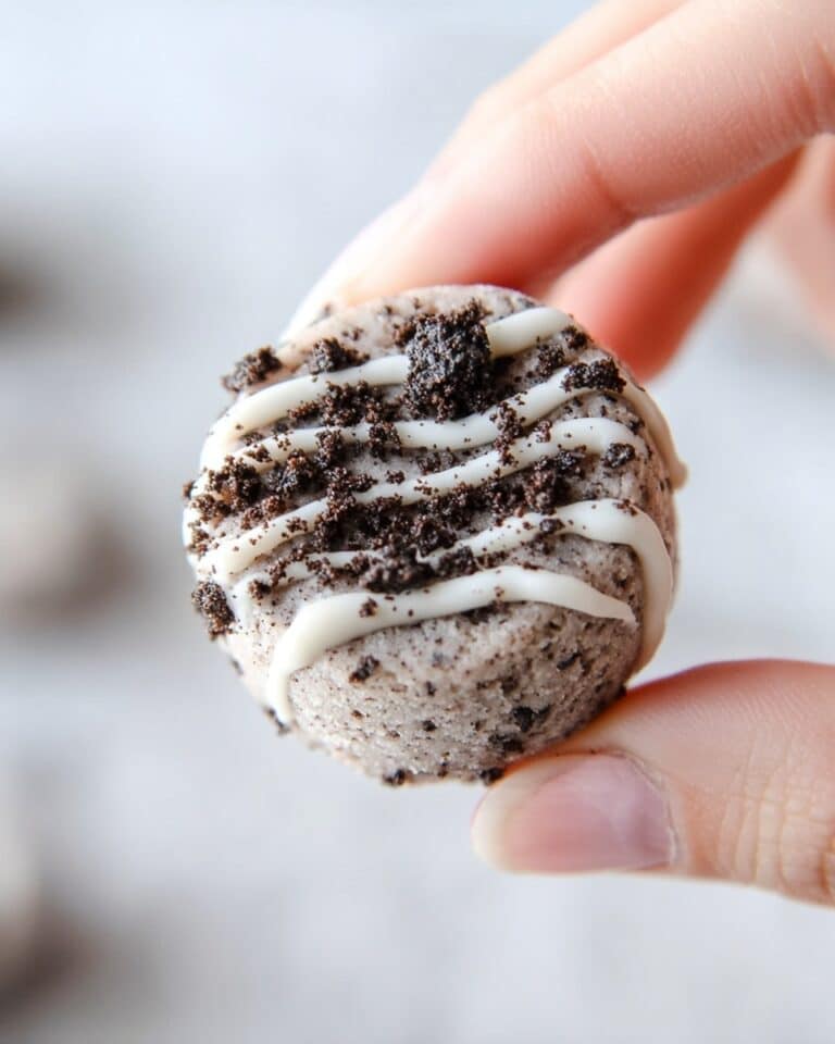 Cookies and Cream Oreo Protein Balls Recipe